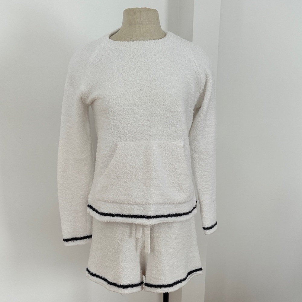 Barefoot Dreams Cream Lounge Set with Navy Accents